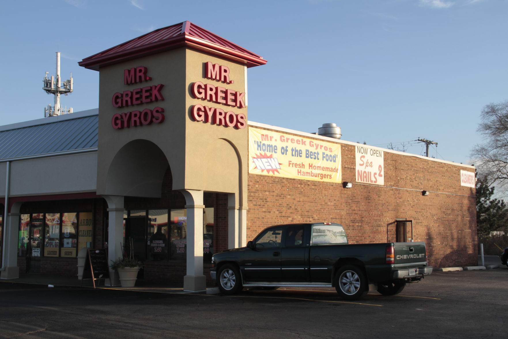 Mr. Greek Gyros